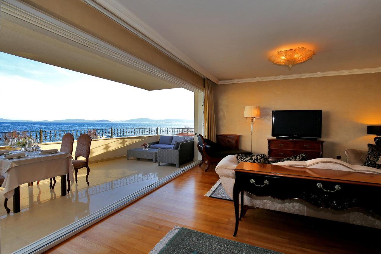 Deluxe Suite mit Terrasse und Meerblick